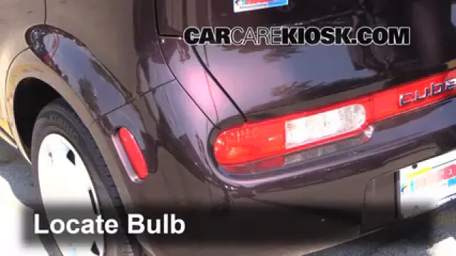 2011 Nissan Cube S 1.8L 4 Cyl. Éclairage Feu stop (remplacer ampoule)